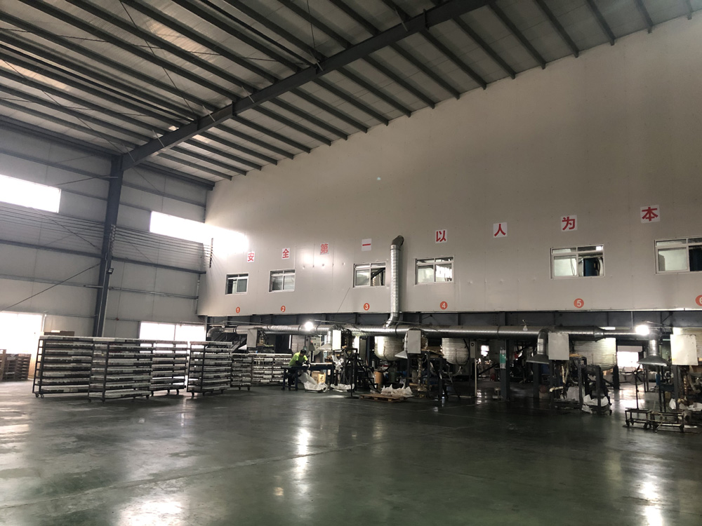 Hot Melt Glue Production (4)